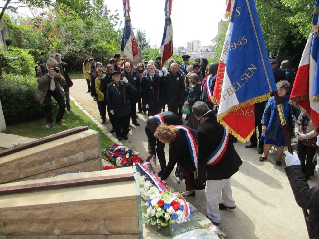 Hommage de madame Calandra, maire du 20ème arrondissement de Paris.